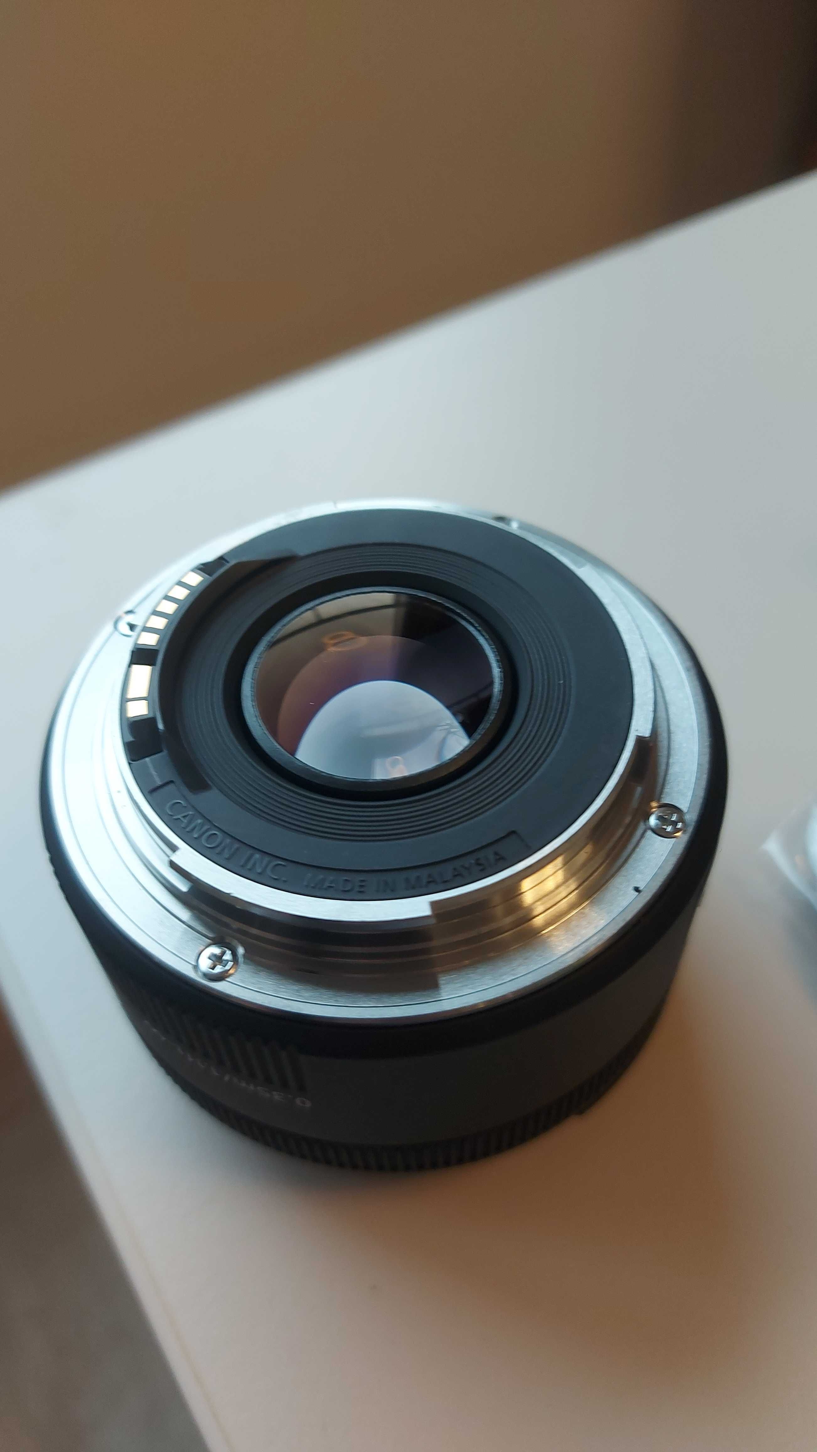 Canon EF 50mm STM lens f1.8