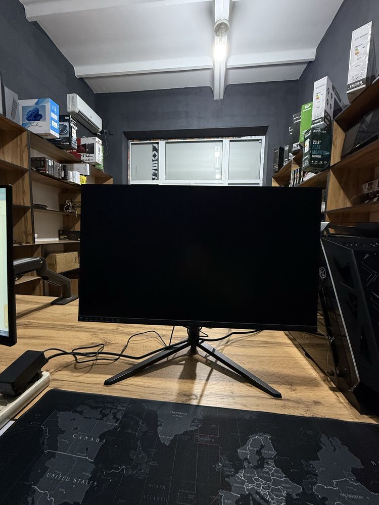 ZIFFLER 27 FLAT IPS 180hz rgb has stand