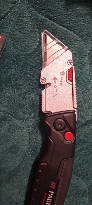 Briceag pt taiat mochete