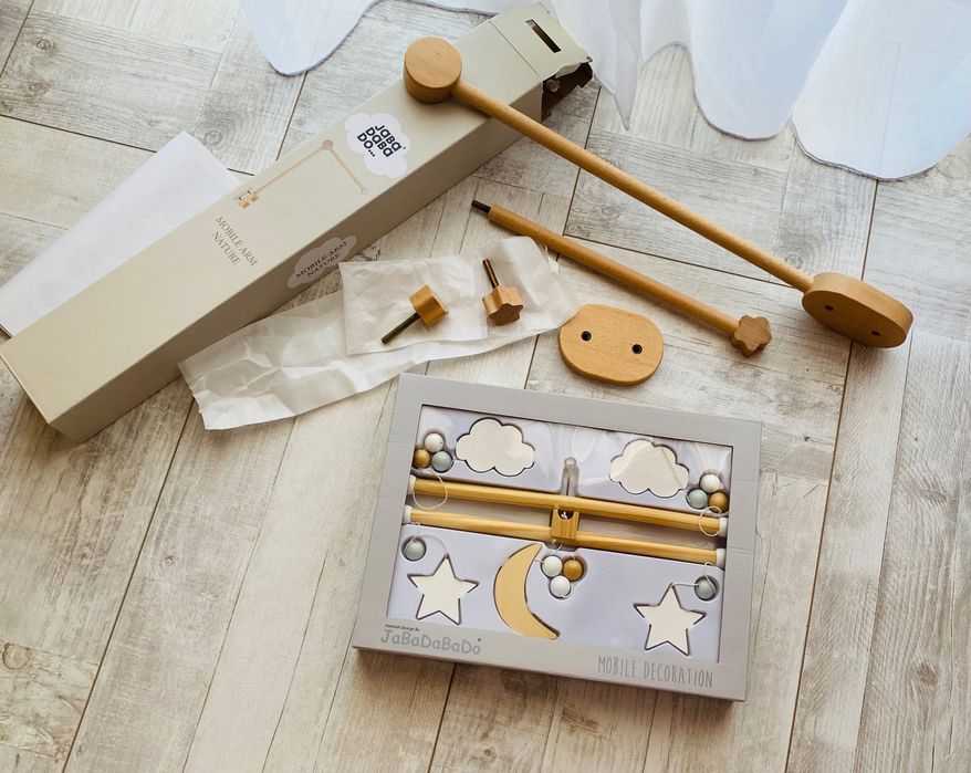 Дървена стойка и дървена висяща играчка на Jabadabado