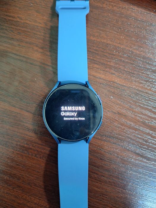 Samsung galaxy smart wach 5 aqilli soat srochna sotiladi holati yangi