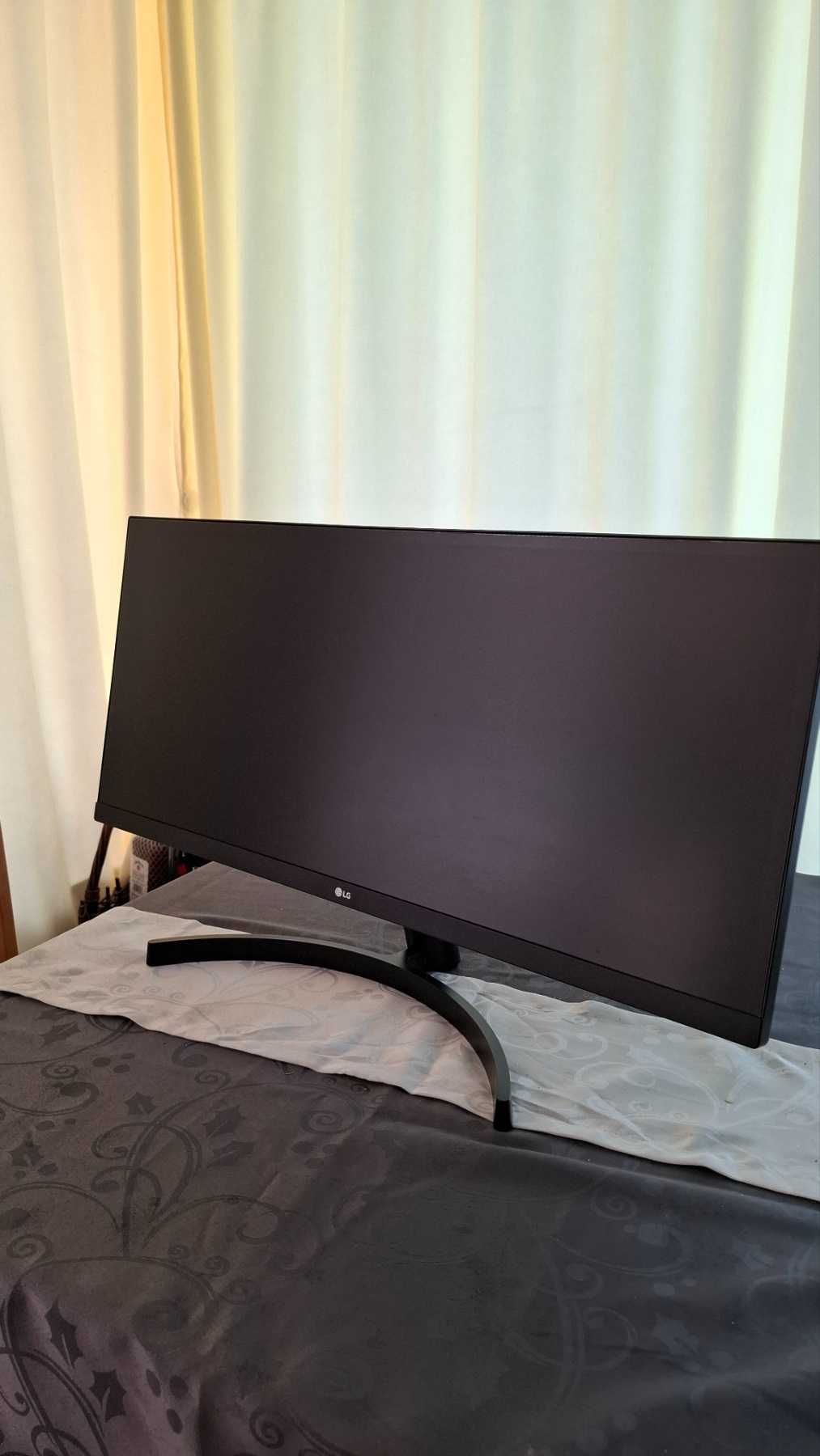 29" Ултра Широк Monitor LG