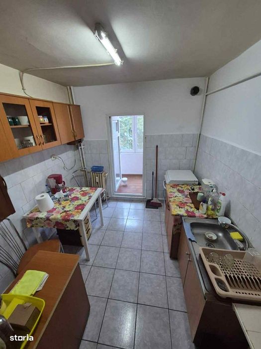 Apartament Rovine p/4 cu balcon și centrala