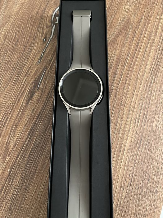 Продам galaxy watch 5 pro