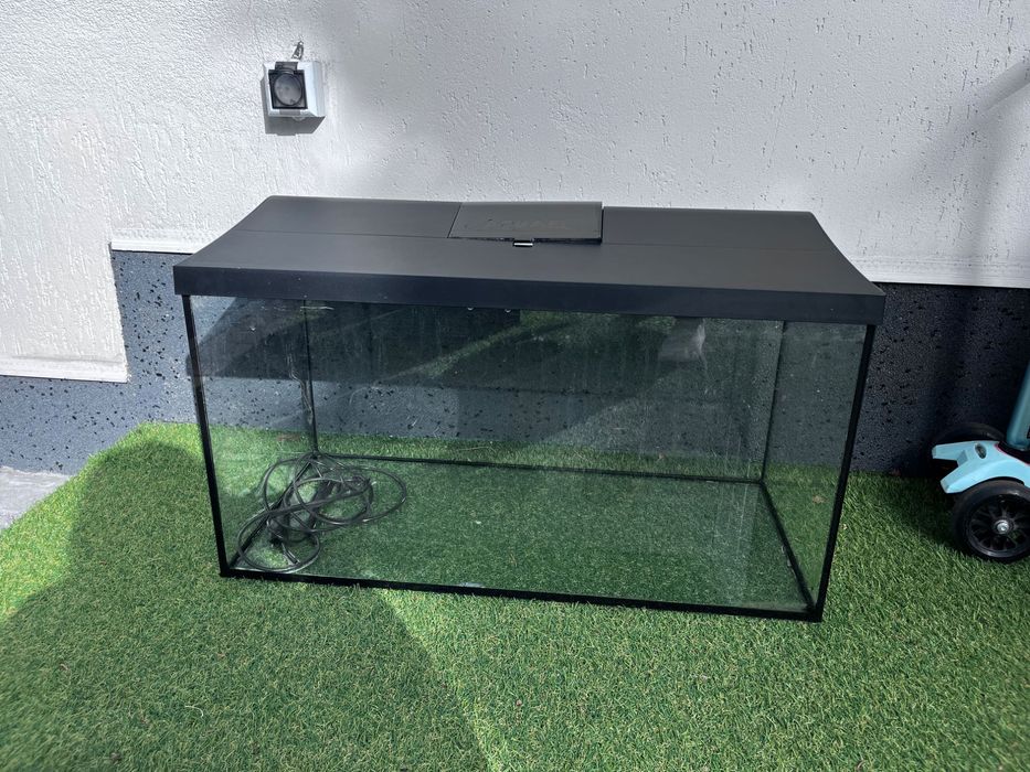 Аквариум с шкаф 120л и оборудване