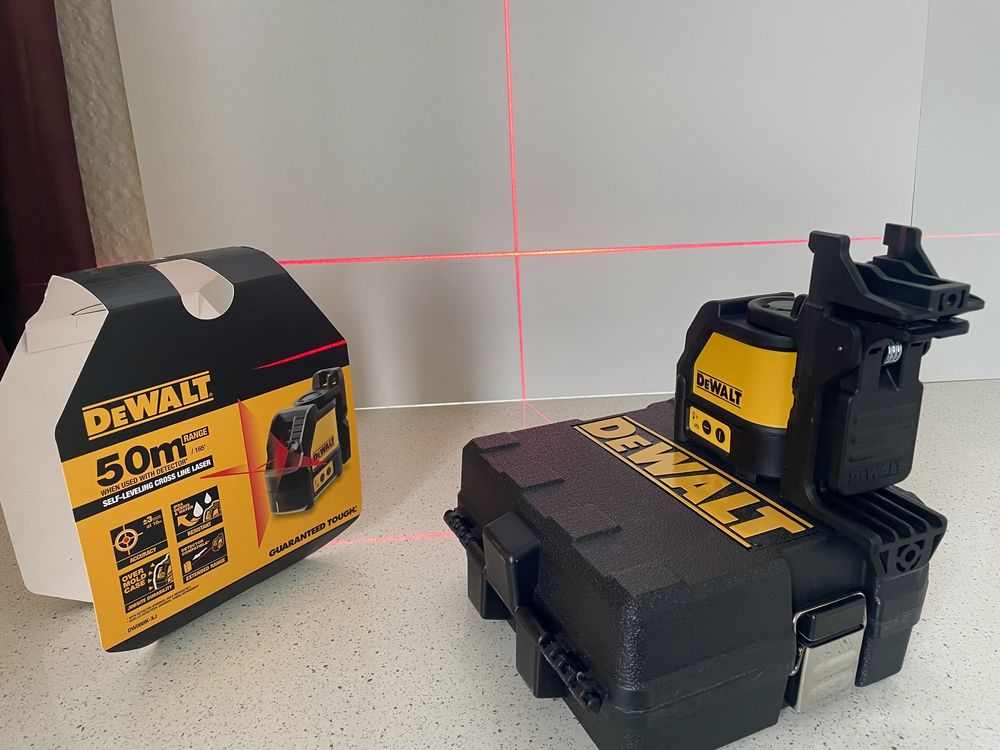DeWALT DW088K-XJ Nivela Laser cu 2 linii precizie. Original, Nou.