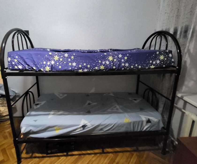 Продам 2х ярусную кровать 2×90 с матрасами
