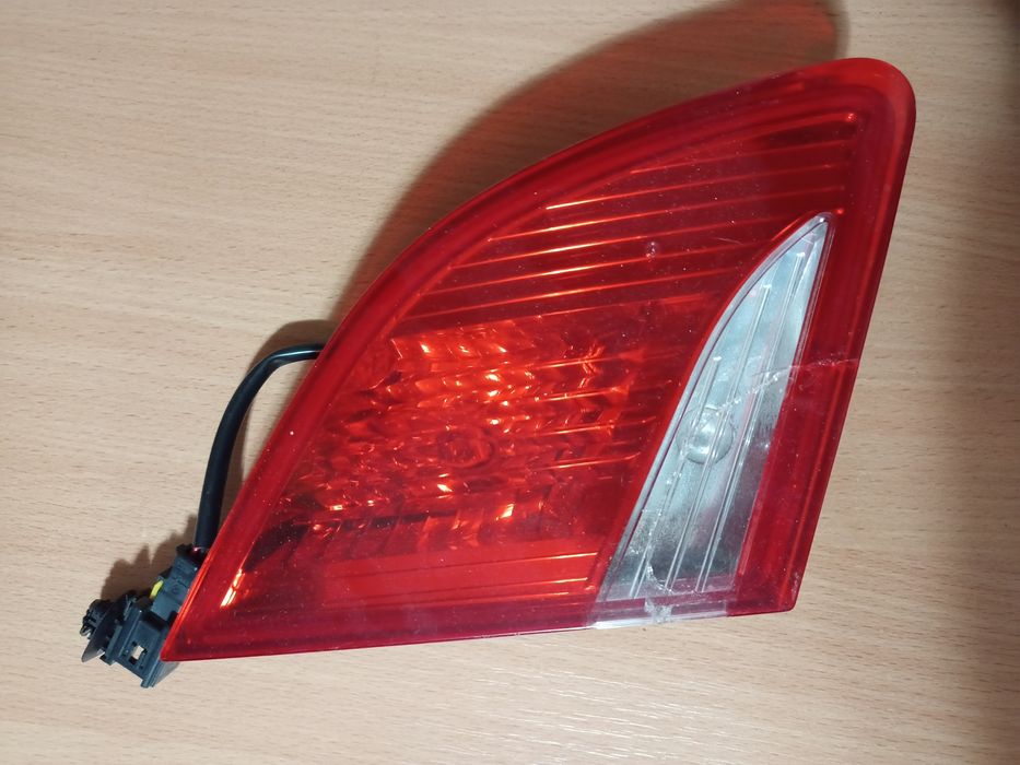 задний фонарь автомобиля Peugeot 408