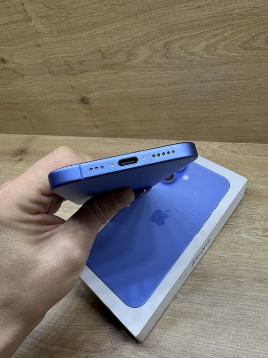 iPhone 16 128Gb Albastru 99% battery life