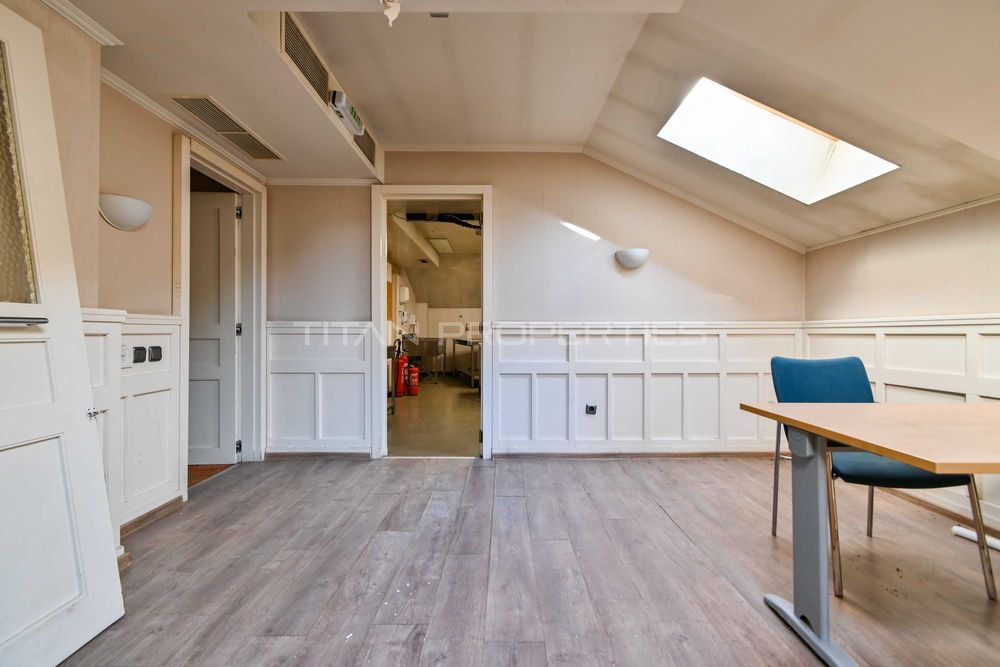 Продава се Офис в София, Център - 1255 кв.м за 2789 €/кв.м - Снимка #14