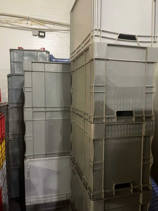 Инвентар - касетки, баки, палети, колички