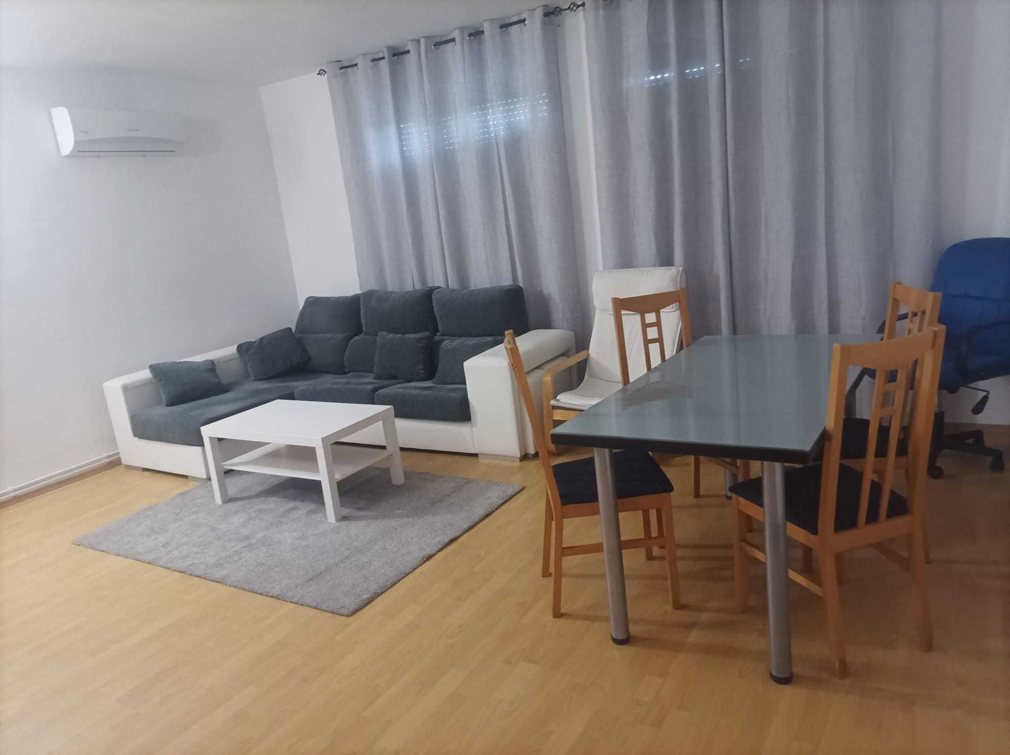 Se inchriaza apartament cu 2 camere Alba Iulia/ Tolstoi