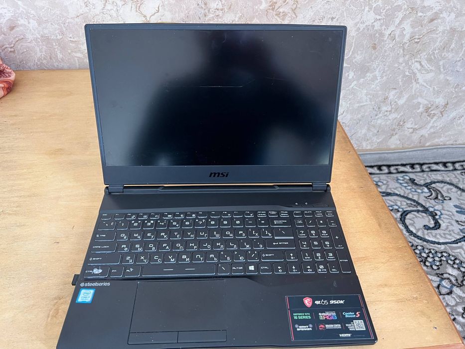 Noutbook MSI   .
