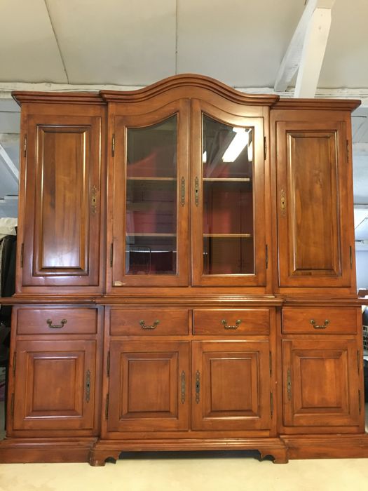 Vitrină din lemn masiv