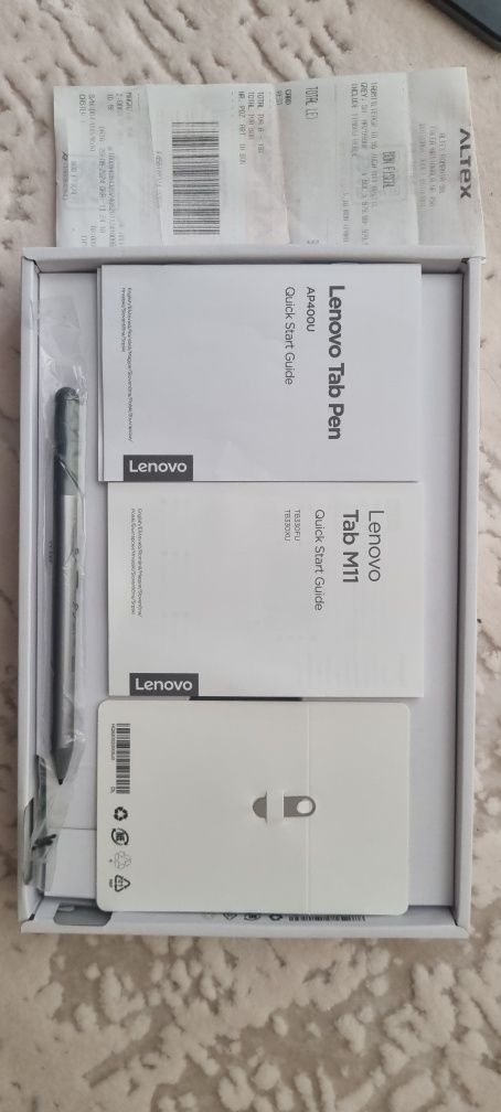 Vând tableta Lenovo tab M 11  ca noua