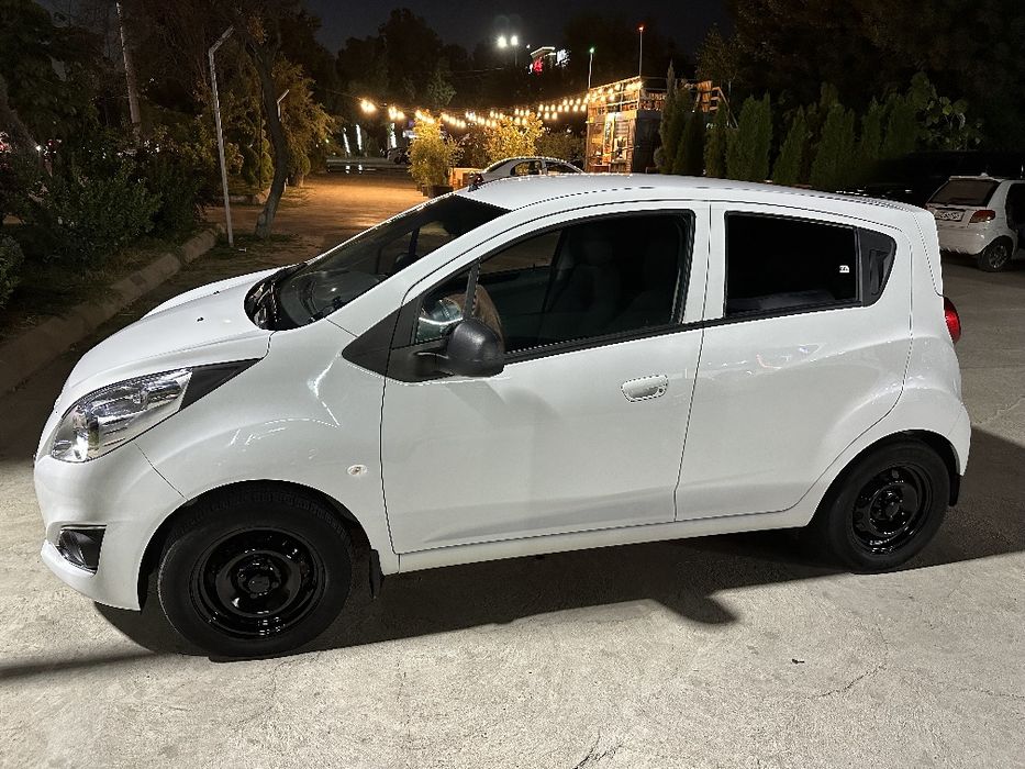 Spark mexanika rangi oq