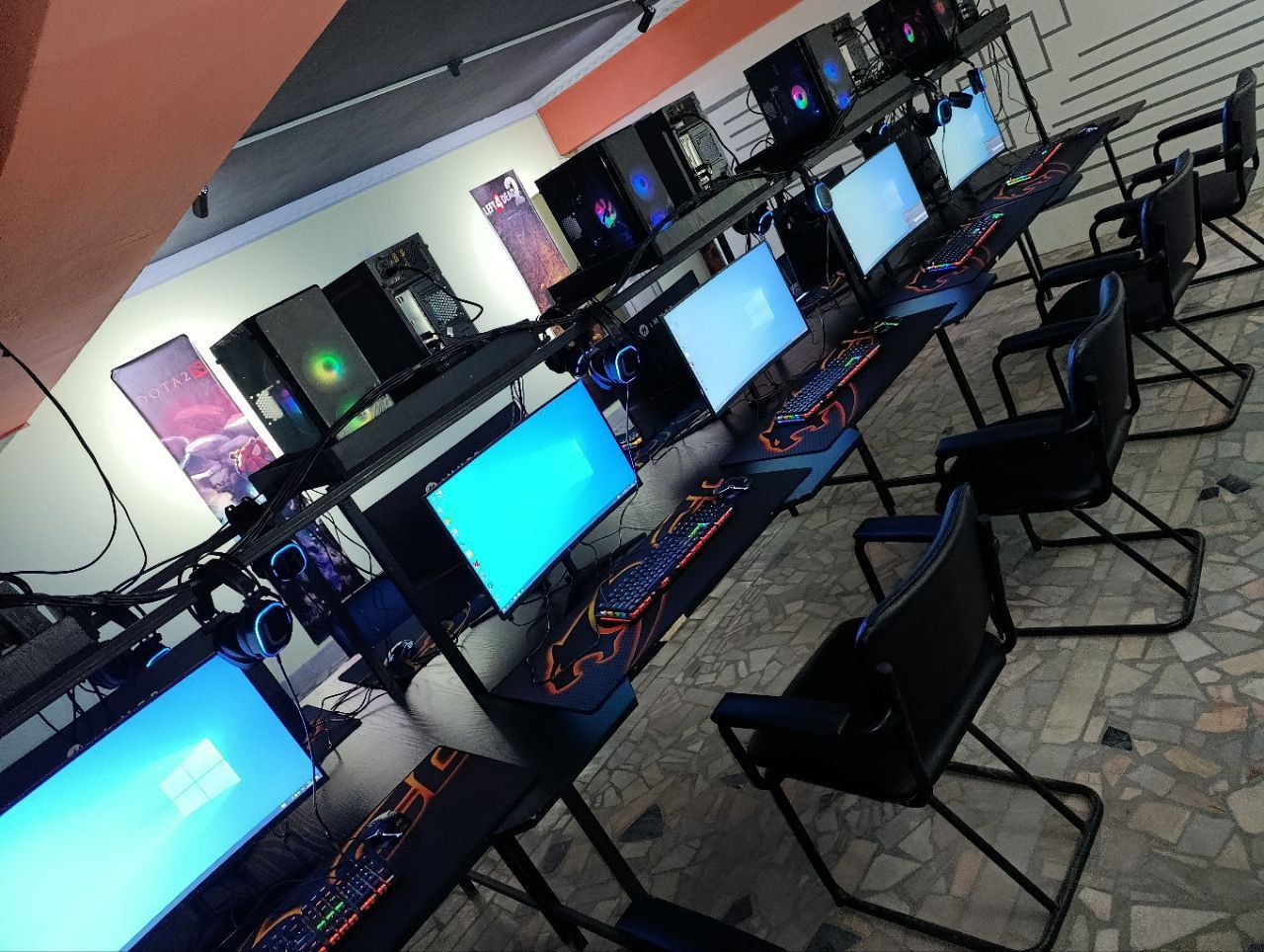 Immer brendidan naxd 20 dona 27 curved 100 Hz manitorlar sotiladi