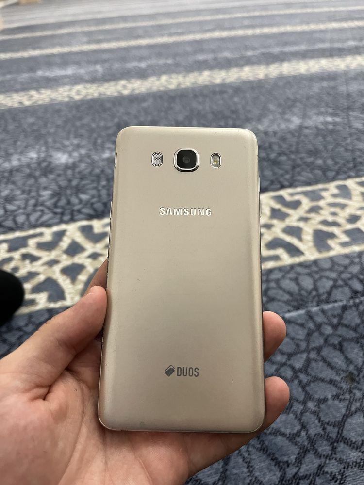 Samsung Galaxy J7