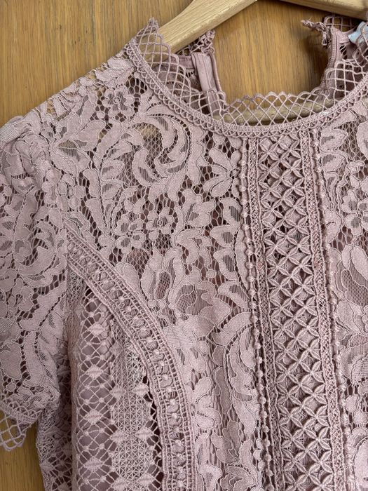 Top peplum broderie!