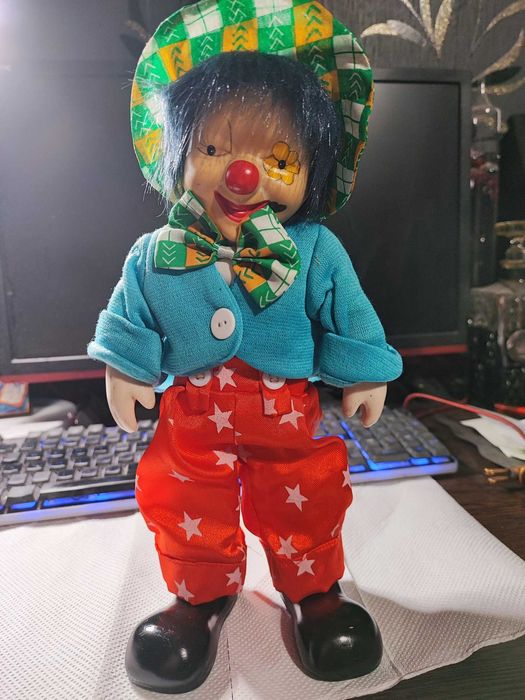 Lot vintage de 8 clovni deosebiti