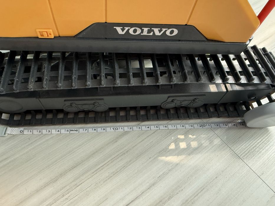 Радиоуправляем багер Dickie toys- Volvo