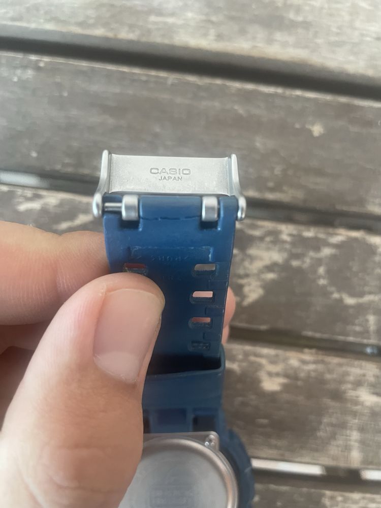 Продавам G-shock GA-110DC-2A