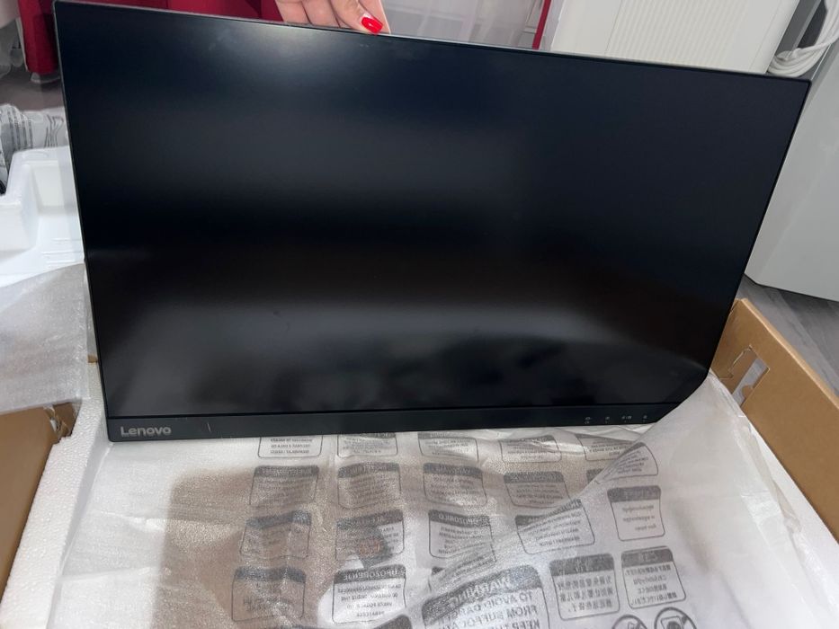 Monitor Lenovo 27'