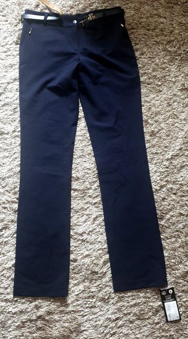 Новые школьные брюки для девочки.