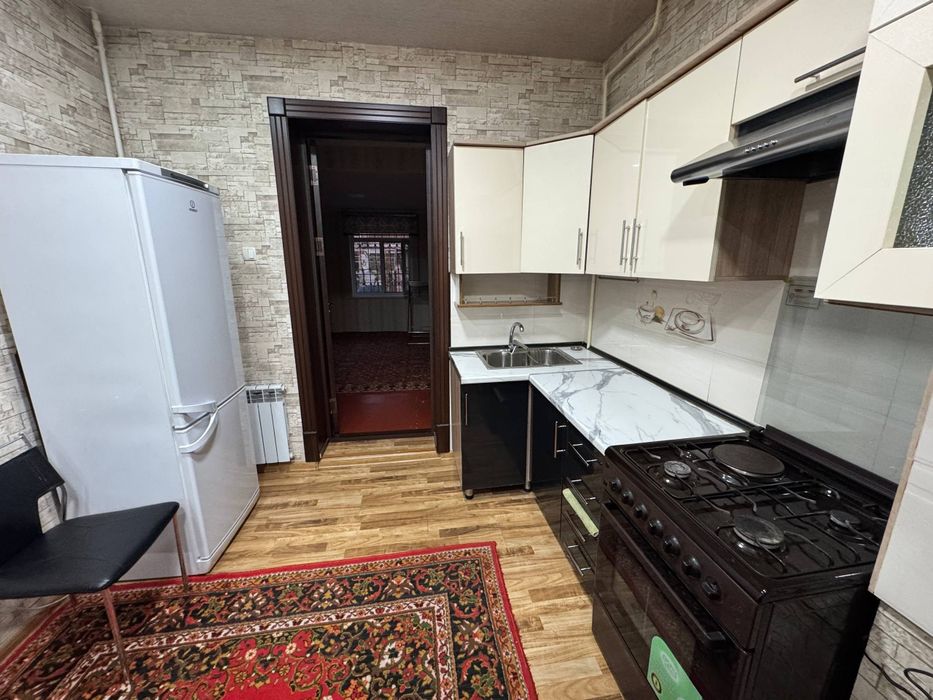 3 хонали  1-этажда жойлашган квартира ижарага берилади