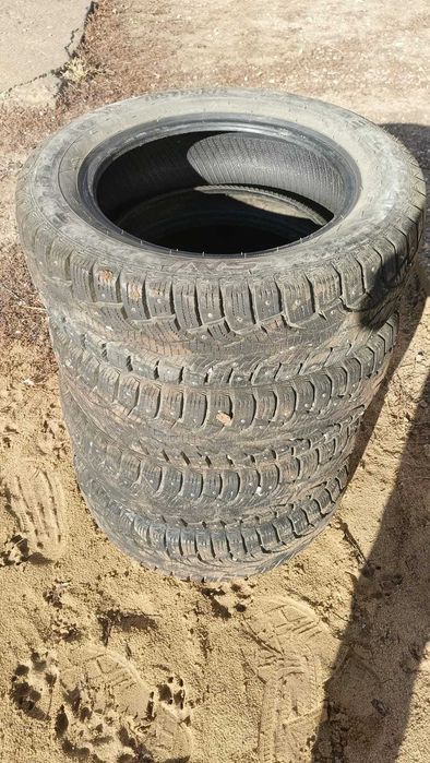 Продается б/у шины за 70000тенге комплект зимний шипованный