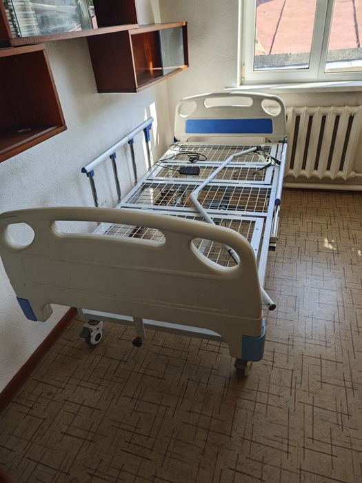 Медицинская кровать