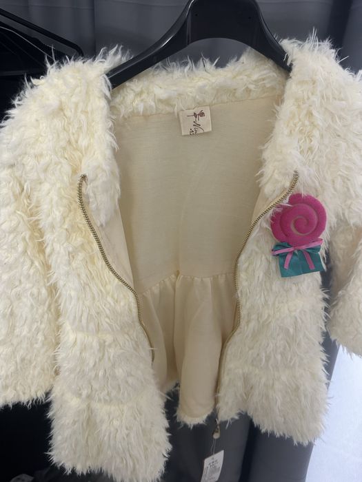 Palton/ geaca pufoasa pentru fetite blanita