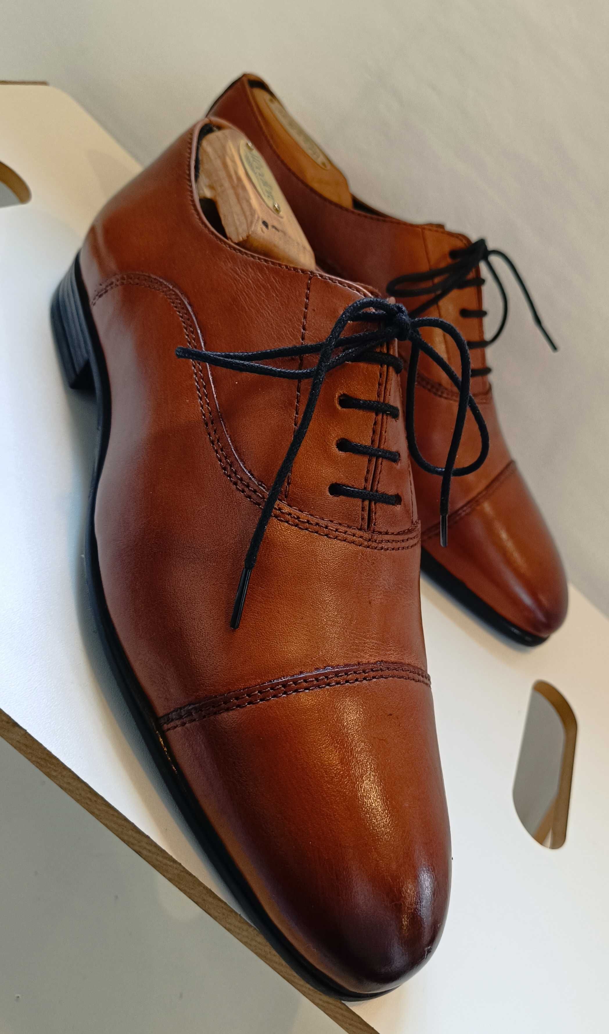 Pantofi oxford 40 cap toe Burton Of London NOI piele naturala moale