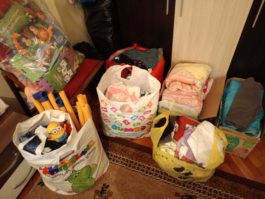 Подарявам дрешки и играчки -Запазени