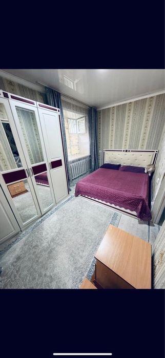 Спалный гарнитур продам. Шкаф, тумбочки , кровать в хорошем состояние