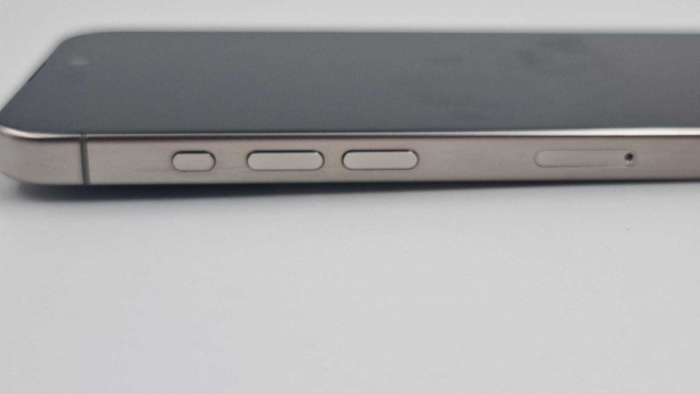 iPhone 15 Pro Max [Amanet Club Caro]