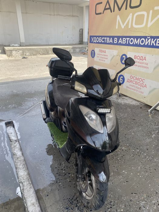 Скутер 150 куб сотилади