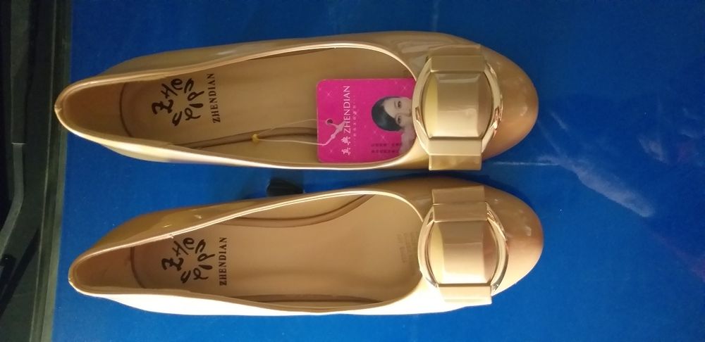 Продам туфли женские