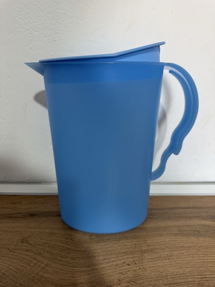 Продается кувшин Tupperware