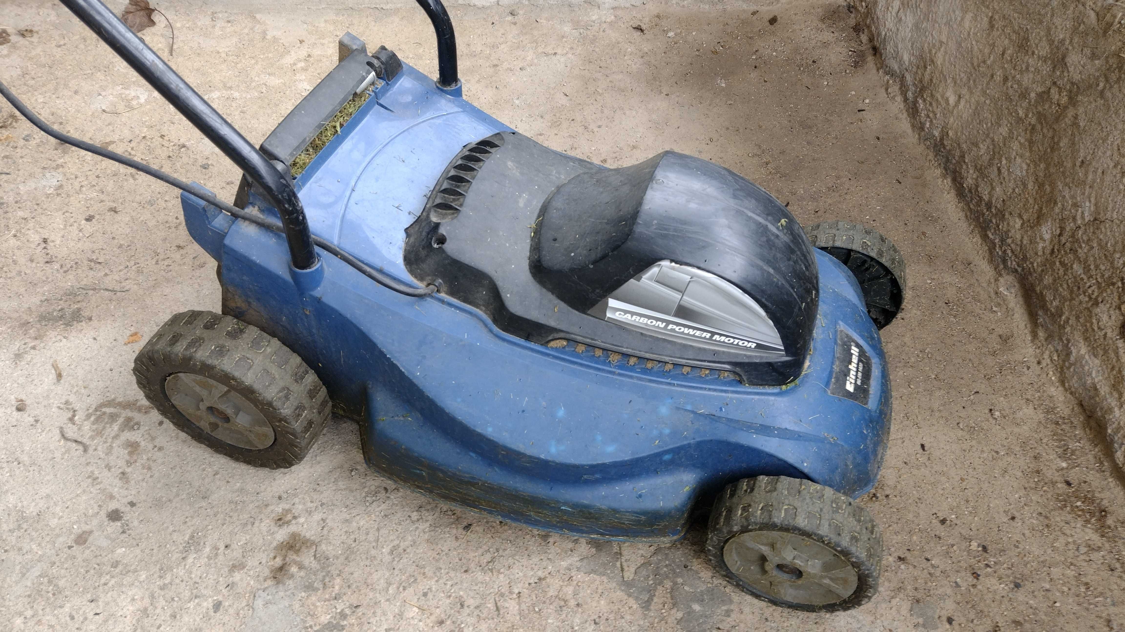 Електрическа косачка Einhell BG-EM 1437 за ремонт или за части