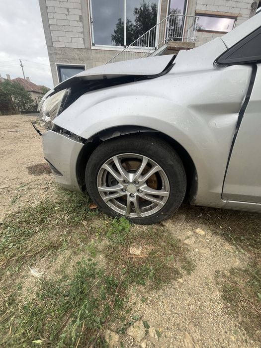 Vand sau dezmembrez FORD FOCUS mk2.5 avariat