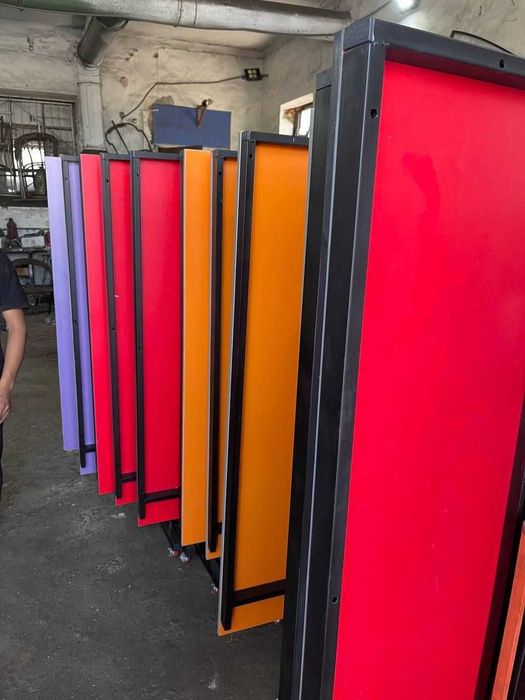 5 г.
Теннисный стол от производителя

8