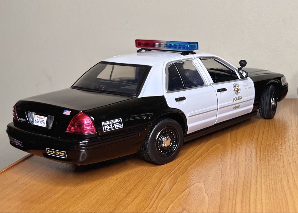 Ford Crown Victoria LAPD -1:18 - Greenlight