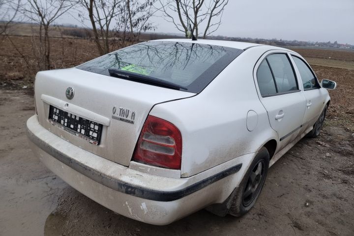 Dezmembrez Skoda octavia 1 facelift motor 1.9tdi  AXR  dezmembrari injectoare alternator EGR ECU