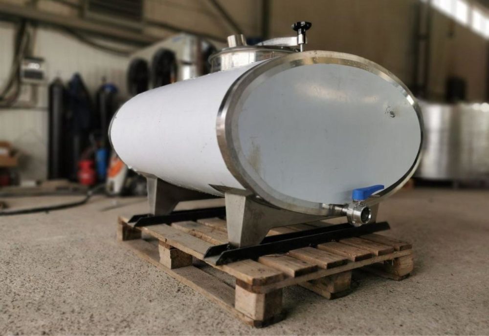 цистерну молоковоза