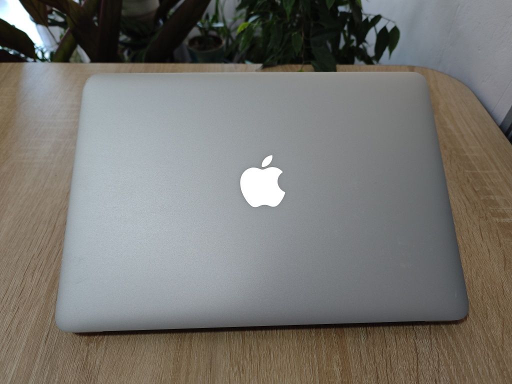 MacBook Air 13" (2017)