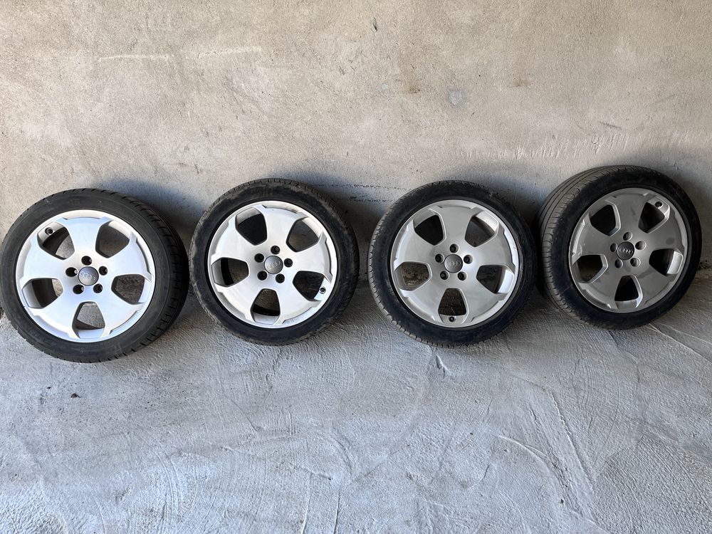 Продавам оригинални  Джанти   За Audi A3 5/112R17
