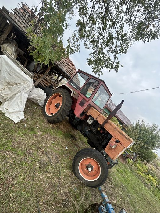 Vand tractor u650 plus disc si plug