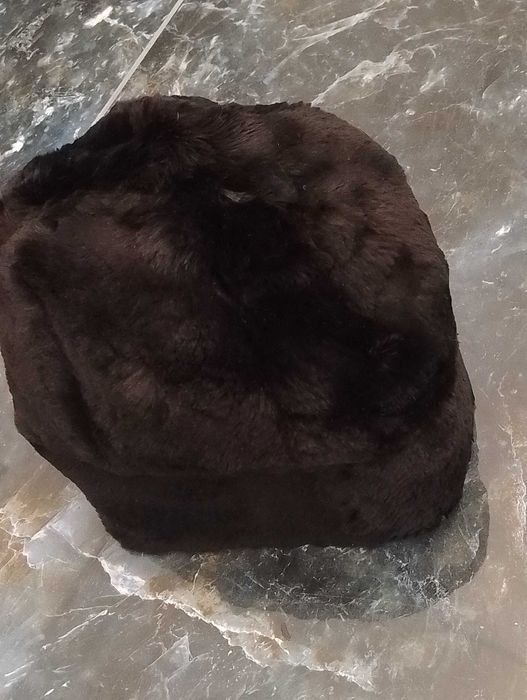 Шапка черен естествен косъм