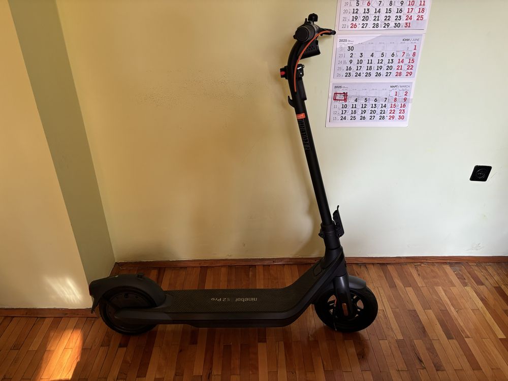 Продавам електрическа тротинетка Segway-Ninebot E2 Pro